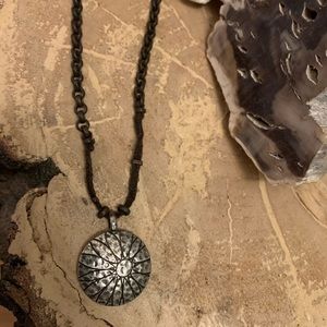 Lucky Brand circle metal flower pendant necklace